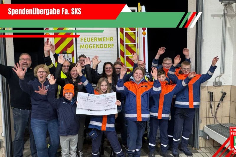 Fa. SKS übergibt Spende an die Feuerwehr Mogendorf